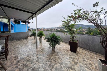 Casa para alugar com 120m², 2 quartos e 2 vagas Casa para alugar com 120m², 2 quartos e 2 vagasTerraço