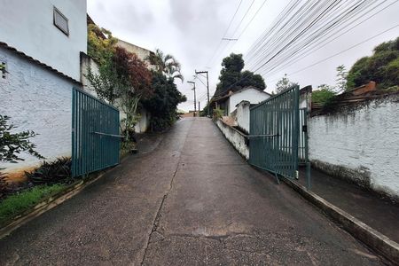Casa para alugar com 120m², 2 quartos e 2 vagas Casa para alugar com 120m², 2 quartos e 2 vagasFachada