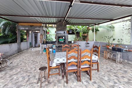 Casa para alugar com 120m², 2 quartos e 2 vagas Casa para alugar com 120m², 2 quartos e 2 vagasTerraço