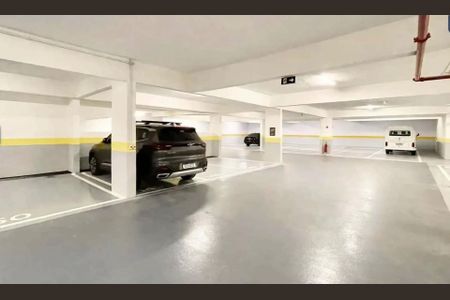 Garagem de apartamento à venda com 3 quartos, 123m² em Jardim Aurelia, São Paulo
