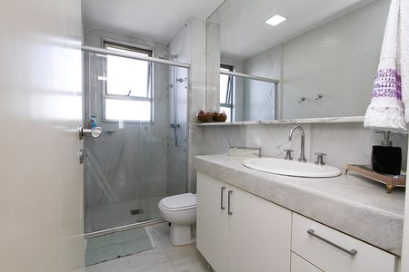 Banheiro Social de apartamento para alugar com 4 quartos, 183m² em Belvedere, Belo Horizonte