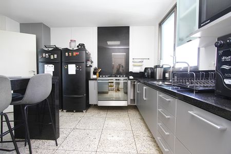 Apartamento para alugar com 183m², 4 quartos e 4 vagasCozinha