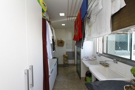 Apartamento para alugar com 183m², 4 quartos e 4 vagasÁrea de Serviço