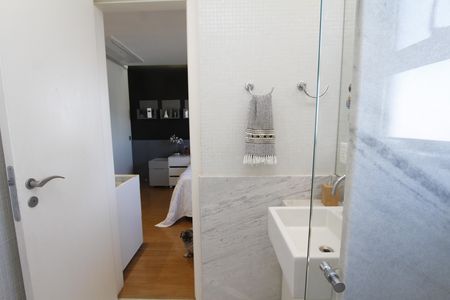 Apartamento para alugar com 183m², 4 quartos e 4 vagasBanheiro do Quarto 3