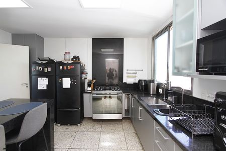 Apartamento para alugar com 183m², 4 quartos e 4 vagasCozinha