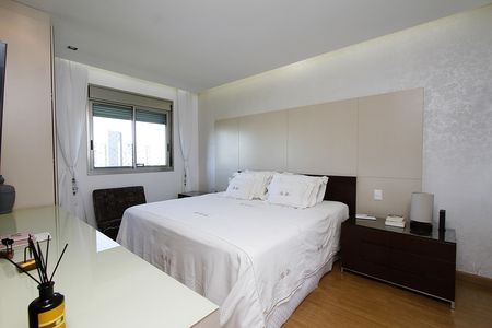 Apartamento para alugar com 183m², 4 quartos e 4 vagasQuarto 4 - Suíte