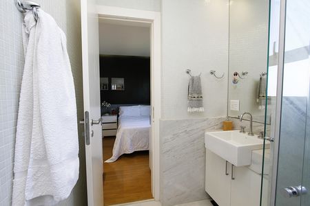 Apartamento para alugar com 183m², 4 quartos e 4 vagasBanheiro do Quarto 3