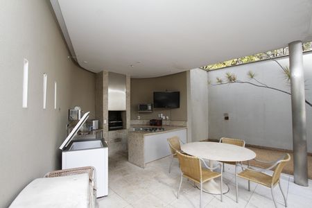 Apartamento para alugar com 183m², 4 quartos e 4 vagasÁrea comum - Churrasqueira