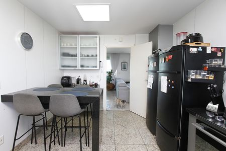 Apartamento para alugar com 183m², 4 quartos e 4 vagasCozinha