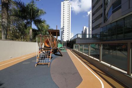 Apartamento para alugar com 183m², 4 quartos e 4 vagasÁrea comum - Playground