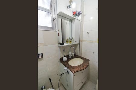 Banheiro de apartamento à venda com 2 quartos, 58m² em Vila Lageado, São Paulo