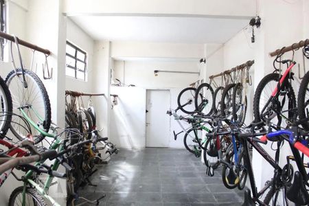 Bicicletário de apartamento à venda com 2 quartos, 58m² em Vila Lageado, São Paulo