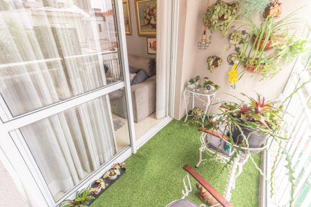 Apartamento à venda com 84m², 3 quartos e 2 vagas Apartamento à venda com 84m², 3 quartos e 2 vagasVaranda