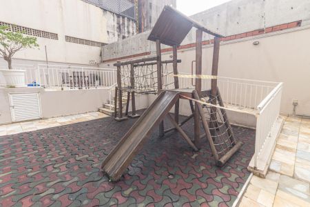 Apartamento à venda com 84m², 3 quartos e 2 vagas Apartamento à venda com 84m², 3 quartos e 2 vagasÁrea comum - Playground