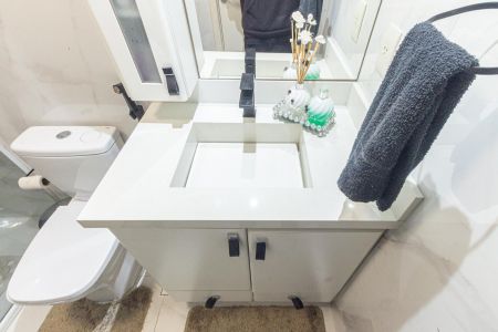 Apartamento à venda com 84m², 3 quartos e 2 vagas Apartamento à venda com 84m², 3 quartos e 2 vagasBanheiro da Suíte