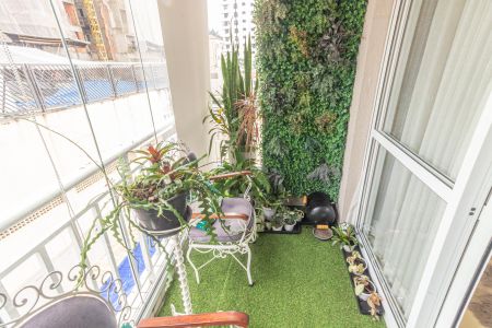 Apartamento à venda com 84m², 3 quartos e 2 vagas Apartamento à venda com 84m², 3 quartos e 2 vagasVaranda
