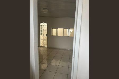 Sala de casa para alugar com 2 quartos, 36m² em Santa Efigênia, Belo Horizonte