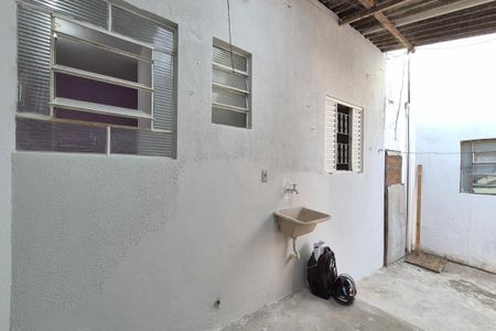 Casa para alugar com 50m², 2 quartos e 1 vagaÁrea de Serviço