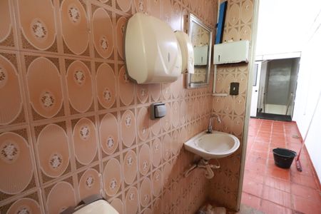 Casa para alugar com 698m², 4 quartos e sem vagaBanheiro 