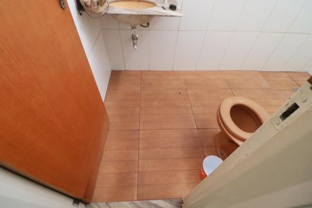 Casa para alugar com 698m², 4 quartos e sem vagaBanheiro social 