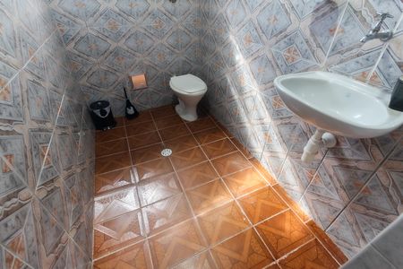 Banheiro de casa para alugar com 1 quarto, 40m² em Vila Nova Curuca, São Paulo