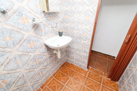 Banheiro de casa para alugar com 1 quarto, 40m² em Vila Nova Curuca, São Paulo