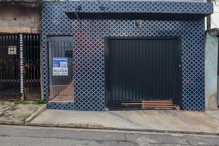 Fachada de casa para alugar com 1 quarto, 40m² em Vila Nova Curuca, São Paulo