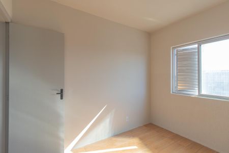 Apartamento à venda com 2 quartos, 40m² em Guajuviras, Canoas