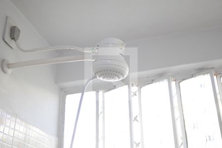 Banheiro de kitnet/studio para alugar com 1 quarto, 38m² em Setor Aeroporto, Goiânia