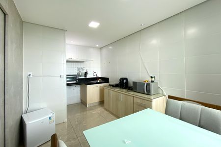 Cozinha de apartamento à venda com 1 quarto, 68m² em Estoril, Belo Horizonte