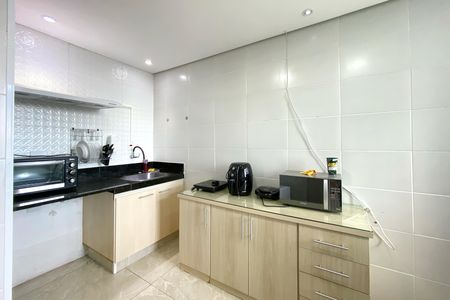 Cozinha de apartamento à venda com 1 quarto, 68m² em Estoril, Belo Horizonte