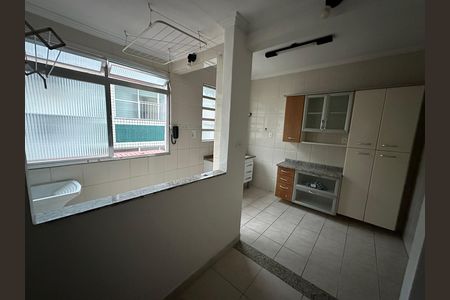 Cozinha de apartamento para alugar com 2 quartos, 55m² em Itararé, São Vicente