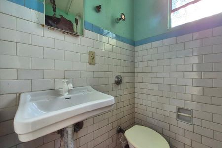 Casa para alugar com 295m², 3 quartos e 2 vagas Casa para alugar com 295m², 3 quartos e 2 vagasBanheiro