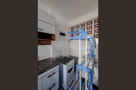 Cozinha de apartamento para alugar com 1 quarto, 30m² em Vila Bertioga, São Paulo