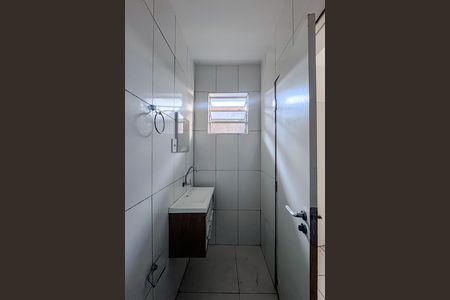 Banheiro de apartamento para alugar com 1 quarto, 30m² em Vila Bertioga, São Paulo