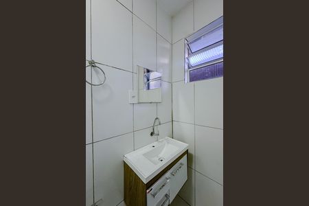 Banheiro de apartamento para alugar com 1 quarto, 30m² em Vila Bertioga, São Paulo