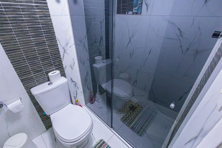 banheiro de casa à venda com 3 quartos, 360m² em Floramar, Belo Horizonte