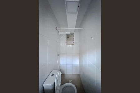 Banheiro de apartamento para alugar com 1 quarto, 30m² em Vila Oratorio, São Paulo