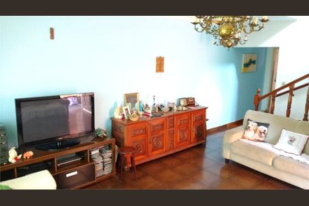 Casa à venda com 3 quartos, 165m² em Vila Paulo Silas, São Paulo