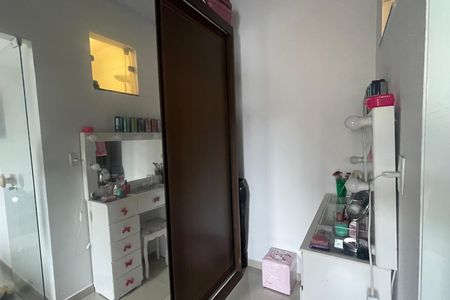 Casa para alugar com 70m², 2 quartos e 2 vagas Casa para alugar com 70m², 2 quartos e 2 vagasGuarda roupa