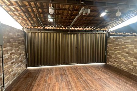 Garagem de casa para alugar com 2 quartos, 70m² em Jardim Portugal, Duque de Caxias