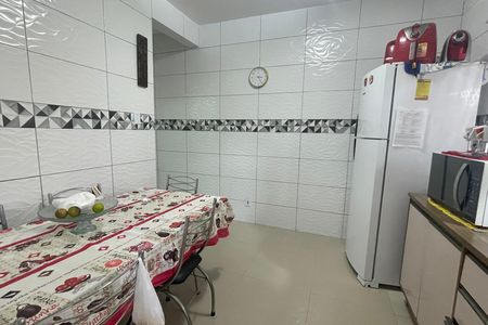 Casa para alugar com 70m², 2 quartos e 2 vagas Casa para alugar com 70m², 2 quartos e 2 vagasCozinha
