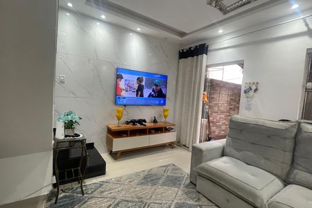 Casa para alugar com 70m², 2 quartos e 2 vagas Casa para alugar com 70m², 2 quartos e 2 vagasSala