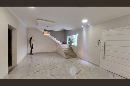 Sala de casa para alugar com 3 quartos, 300m² em Olinda, Nilópolis