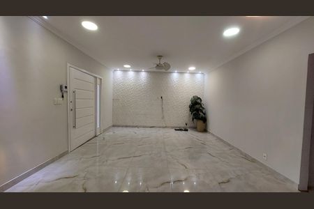 Sala de casa para alugar com 3 quartos, 300m² em Olinda, Nilópolis