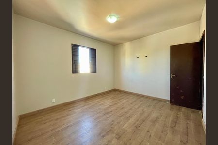 Apartamento para alugar com 200m², 3 quartos e sem vaga
