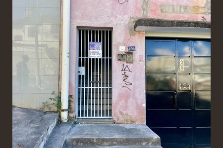 Apartamento para alugar com 200m², 3 quartos e sem vaga