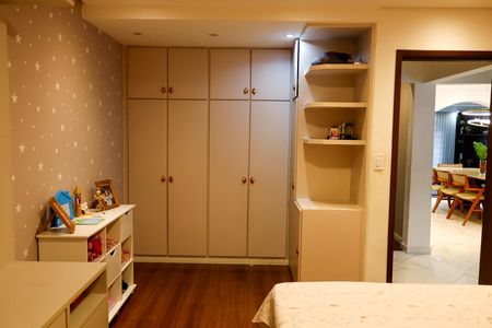 Casa à venda com 289m², 3 quartos e 4 vagas Casa à venda com 289m², 3 quartos e 4 vagasQuarto 1