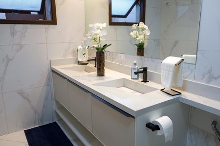 Casa à venda com 289m², 3 quartos e 4 vagas Casa à venda com 289m², 3 quartos e 4 vagasBanheiro da Suíte 3