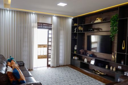 Casa à venda com 289m², 3 quartos e 4 vagas Casa à venda com 289m², 3 quartos e 4 vagassala